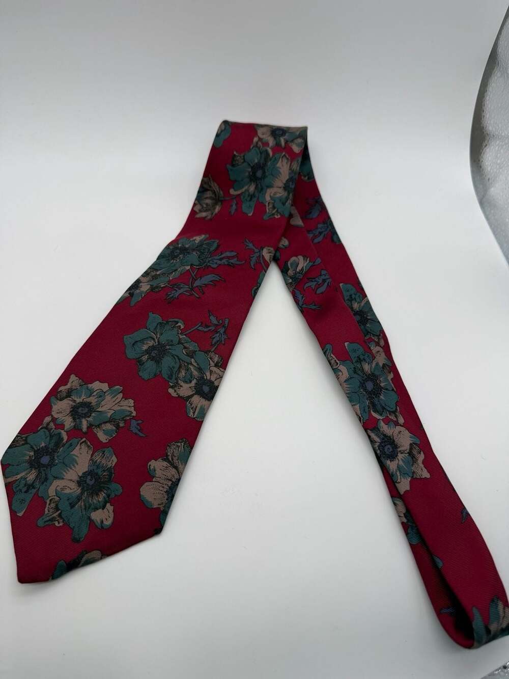 Oscar de la Renta Couture Men's Red Floral Silk Necktie